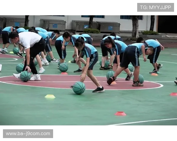 全面解析现代足球多种变向运球技巧与实战应用策略提升控球能力